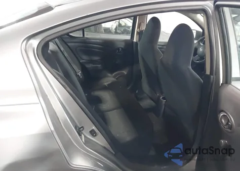 2014 Nissan Versa 1.6 S z USA, uszkodzony, nr VIN 3N1CN7AP4EL843800